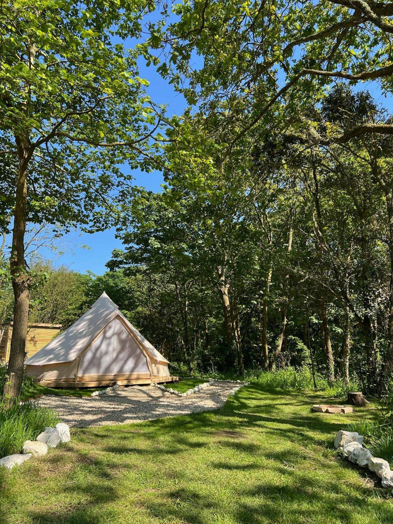 Hotel Glamping At Camp Corve à Chale Extérieur photo