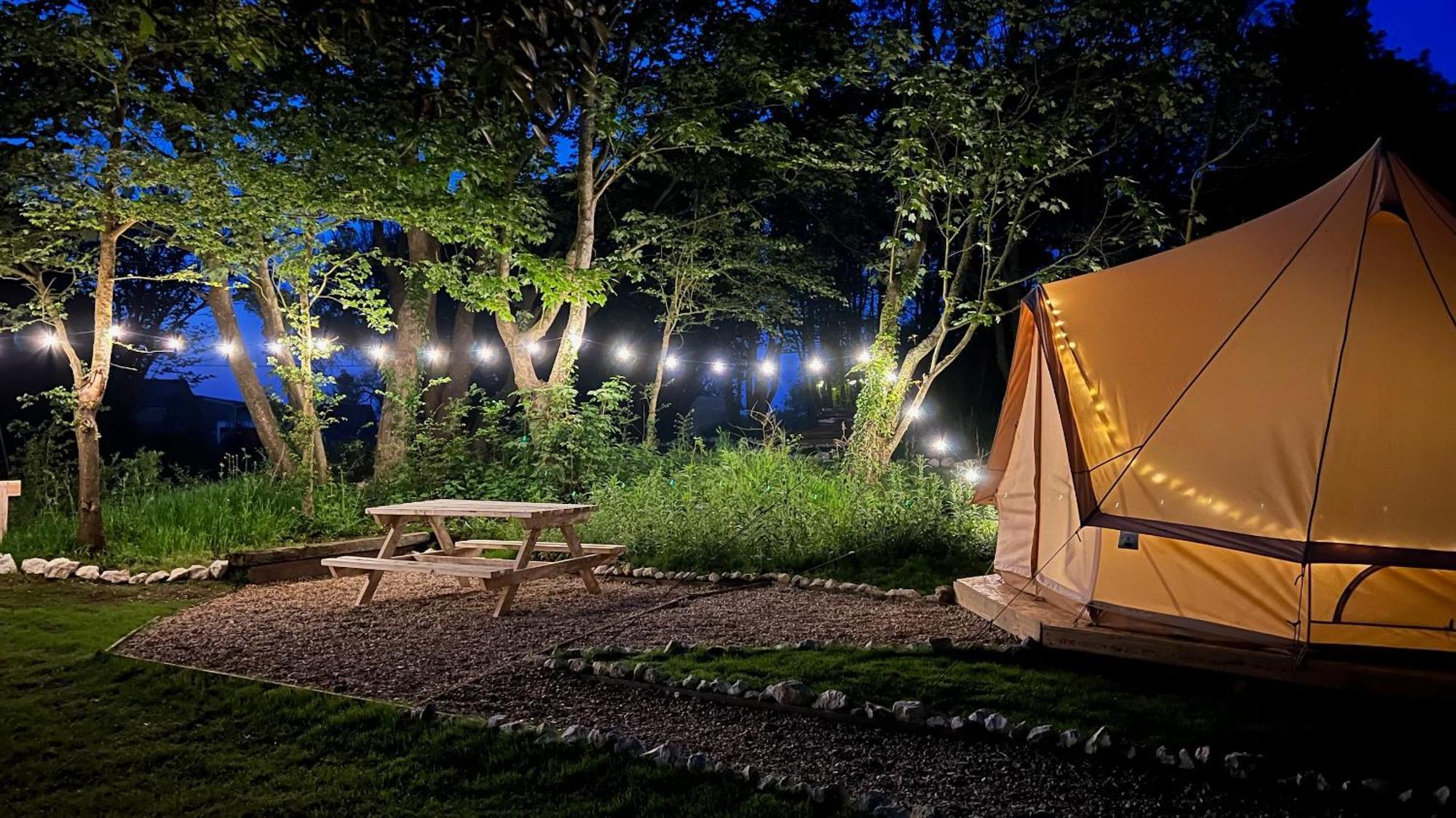 Hotel Glamping At Camp Corve à Chale Extérieur photo